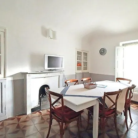 Sleeps 6 Апартаменты Финале Лигуре