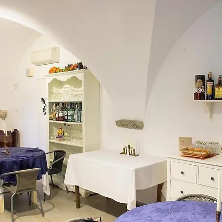 Sleeps 6 *