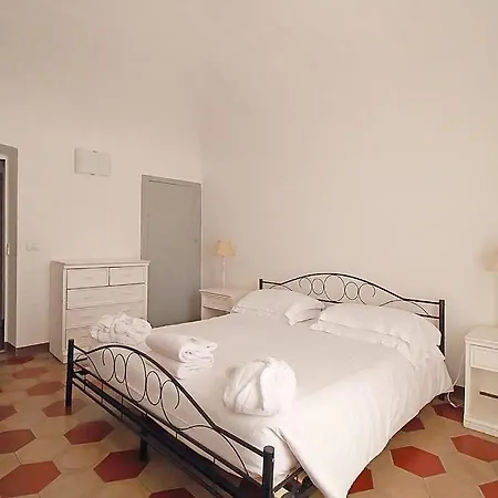 Appartement Sleeps 6 Finale Ligure